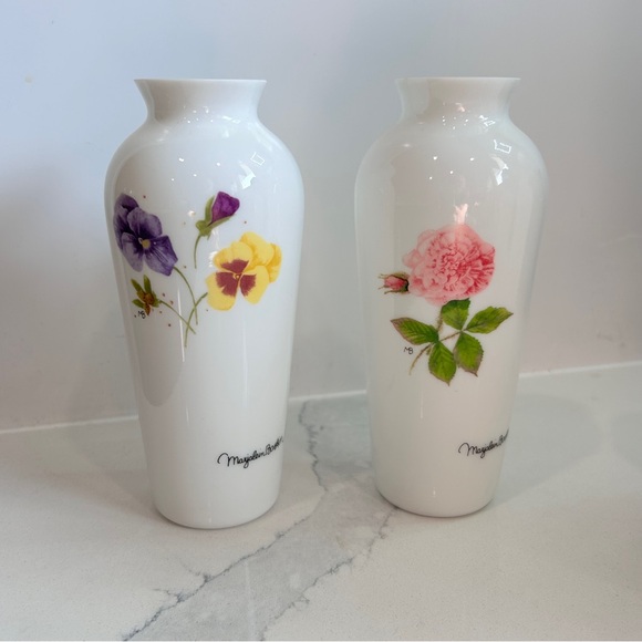 Vintage Set - 4 Marjolein Bastin Milk Glass Vases Nature’s Sketchbook - Hallmark - Picture 5 of 11
